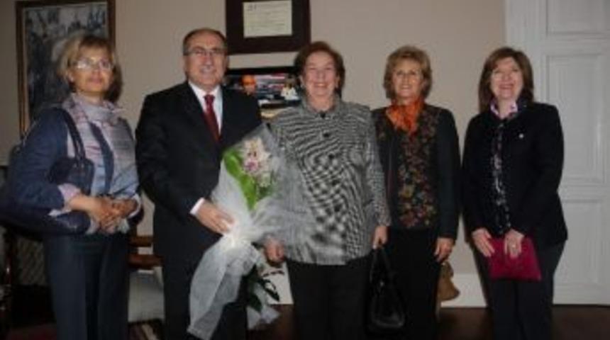 T&uuml;rk Kadınlar Konseyi Başkanı Saygın&rsquo;dan Vali Savaş&rsquo;a Ziyaret