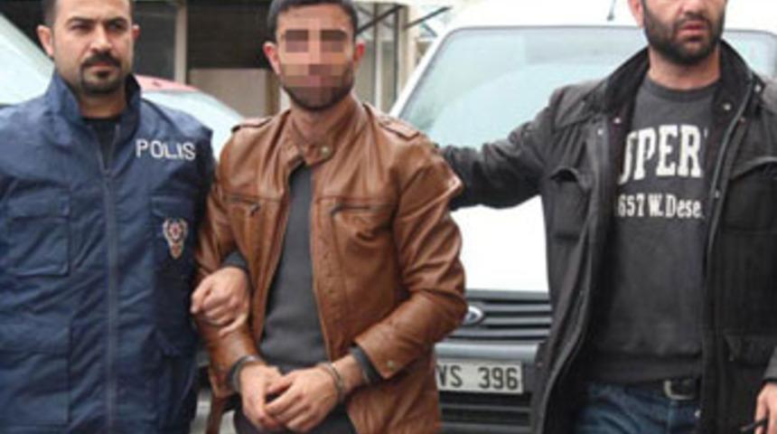 Eşinin boğazını kesti, polisi aradı