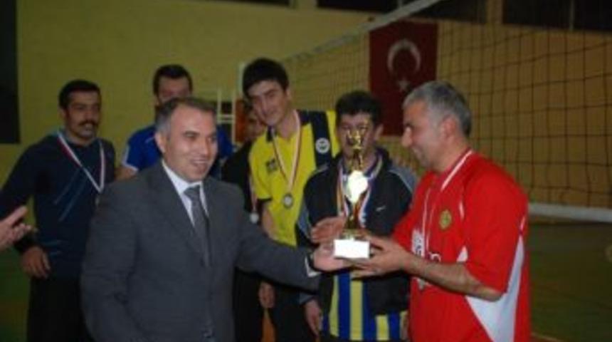 24 Kasım voleybol turnuvası sona erdi