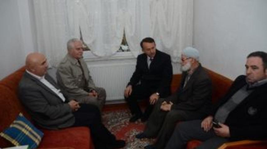 Başkan Karabalık, &Ouml;ğretmenlerini Unutmadı