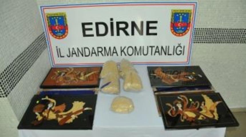 Tabloların Arkasından Eroin &Ccedil;ıktı