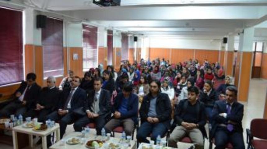 Lise Son Sınıf Öğrencilerine Meslek Seçimi Semineri