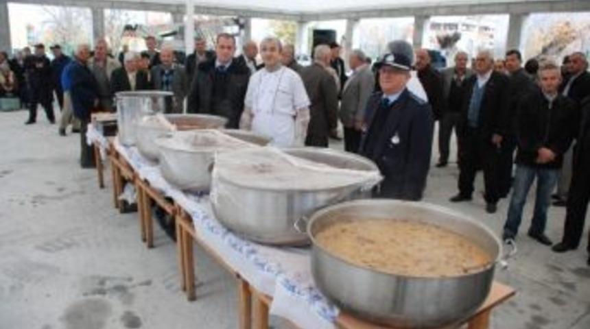 Çaycuma İstasyon Mahallesindeki Aşure Etkinliğine Yoğun İlgi