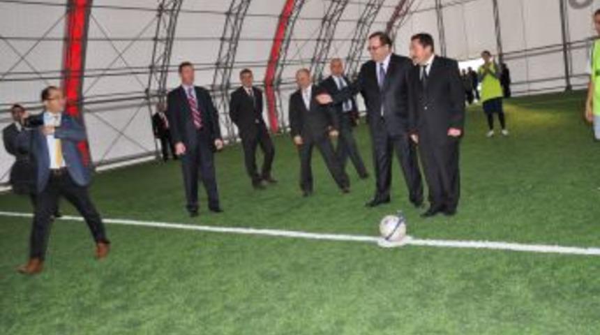 AKÜ, 10 Milyon Liralık Spor Tesislerini Hizmete Açtı