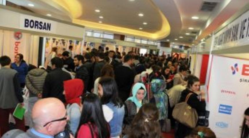 İŞKUR Fuarına Işveren Ve Iş Arayanlar Yoğun Ilgi Gösterdi