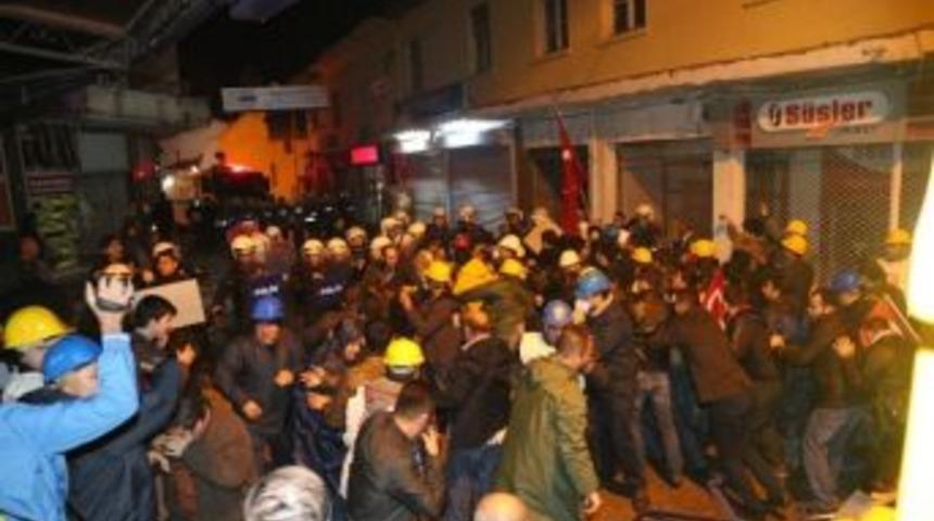 &Ouml;zelleştirme Eylemine Polis M&uuml;dahalesi