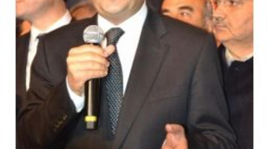 Yeniden Aday G&ouml;sterilen &Ouml;zhaseki Kayseri&rsquo;de Coşkuyla Karşılandı