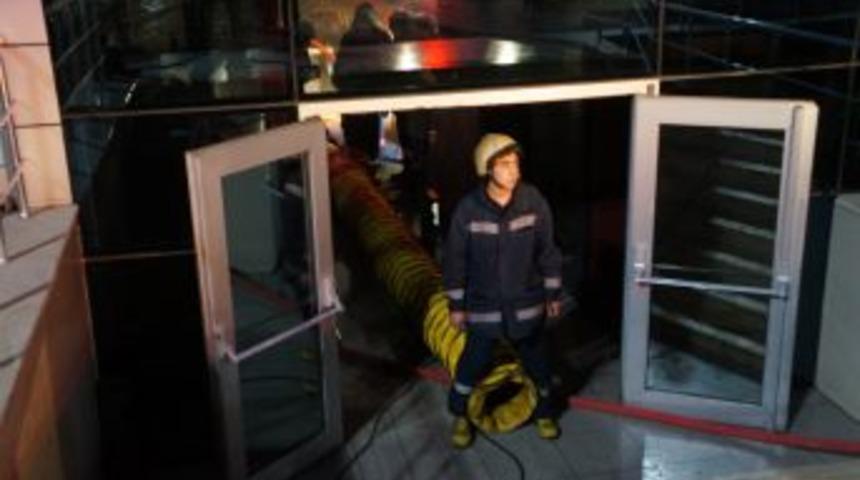 Bah&ccedil;elievler K&uuml;lt&uuml;r Merkezi&rsquo;nde Yangın