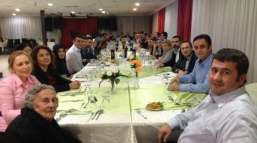 Altıner'e veda yemeği