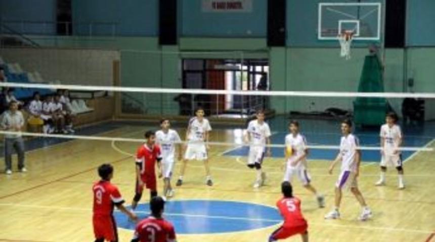 Gen&ccedil; Erkekler Voleybol M&uuml;sabakaları Başladı