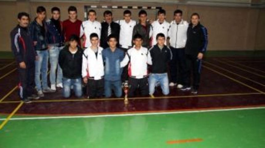 Gen&ccedil;ler Hentbol Şampiyonları Belli Oldu