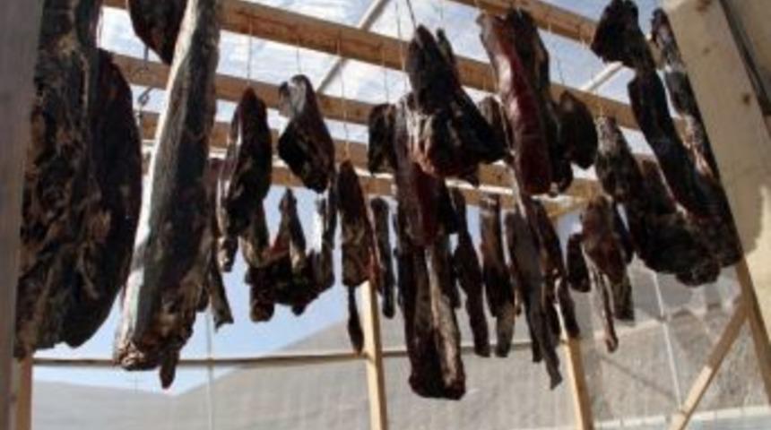 Doğadan Gelen Lezzet Ardahan Pastırması Doğal Yollarla Kurutuluyor