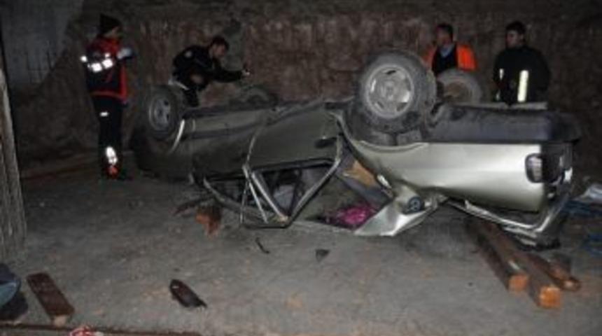 Kız İstemeye Giderken Kanala U&ccedil;tular: 2 &Ouml;l&uuml;, 3 Yaralı