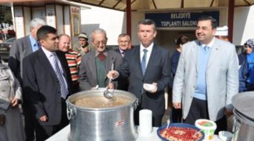 Kırkağa&ccedil; Belediyesinden 2 Bin Kişilik Aşure Hayrı