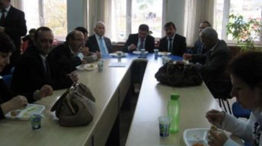 75. Yıl Murat K&ouml;se İlkokulu&rsquo;ndan &Ouml;ğretmenlere Pilav İkramı