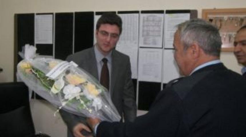 Emniyet Mensupları &Ouml;ğretmenleri Unutmadı