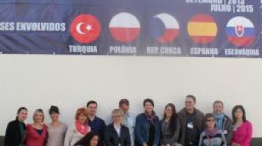 Dikili Merkez Cumhuriyet Ortaokulu &Uuml;lke &Ccedil;apında Bir Projeye İmza Attı