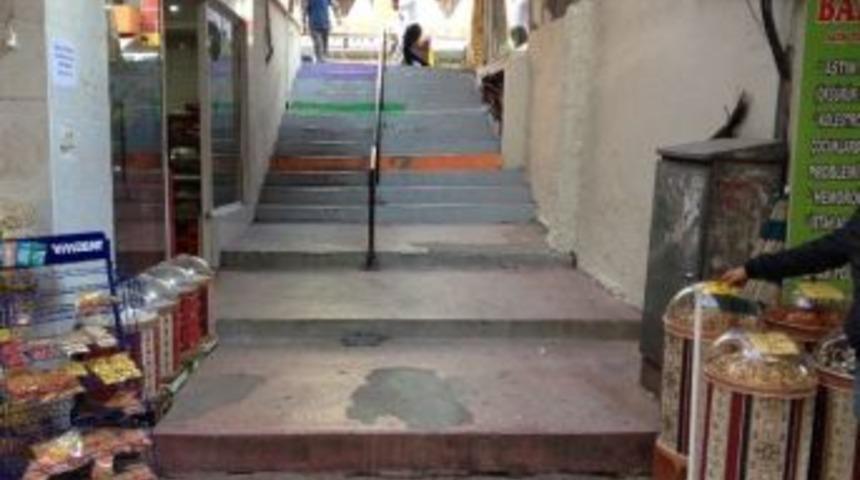 İzmit'te Merdivenler G&uuml;zelleşiyor