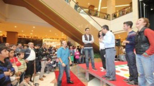 Gençler, ‘jenga Ve Twister’ İle Eğlendi