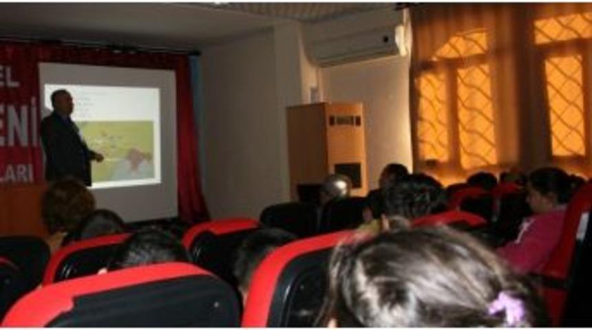 &Ouml;ğrencilere Deprem Konferansı