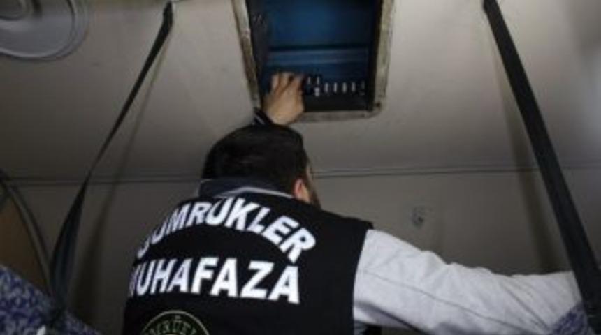 Kaçak Sigaralar Tren Kompartımanının Tavanından Çıktı