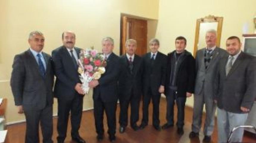 Pınarbaşı M&uuml;ft&uuml;l&uuml;ğ&uuml;&rsquo;nden &Ouml;ğretmenlere &Ccedil;i&ccedil;ekli Kutlama