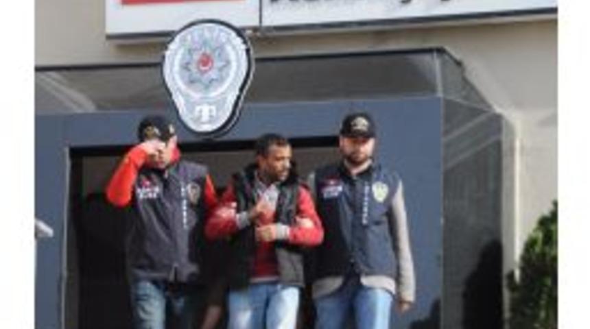 Kuyumcu Soyguncuları Polis Uygulamasında Yakalandı