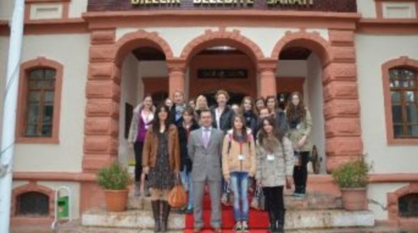 Yabanca &Ouml;ğrenci Ve &Ouml;ğretmenlerden Bilecik Belediyesi'ne Ziyaret