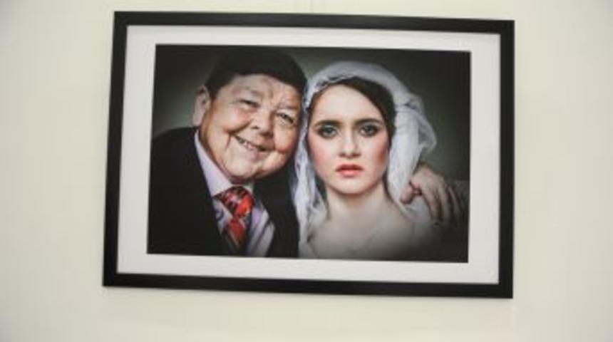 İşadamı, '&ccedil;ocuk Gelinlere' Fotoğraf Sergisiyle Dikkat &Ccedil;ekti