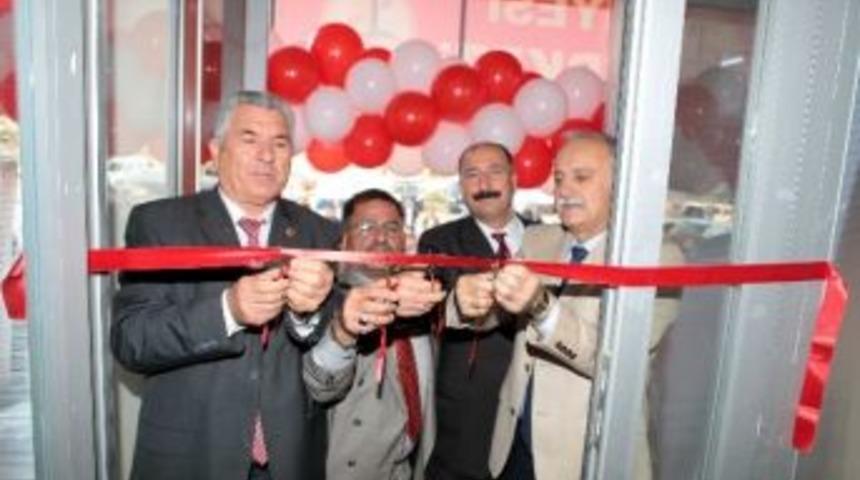 Bayraklı'da Her Mahalleye Bir Semt Merkezi