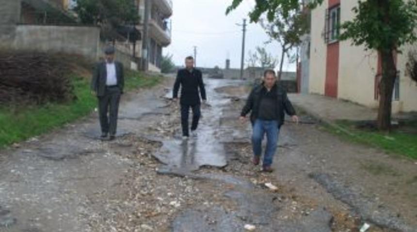 Hizmet Alamayan Köyün Muhtarı: Siyasileri Köyümüze Sokmayacağız