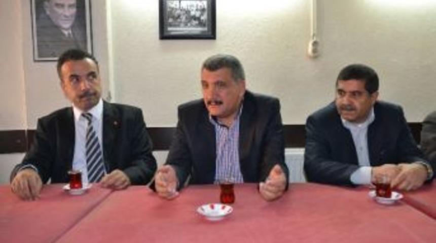 Selahattin G&uuml;rkan, P&uuml;t&uuml;rge&rsquo;yi Kalkındırma Derneği&rsquo;ni Ziyaret Etti