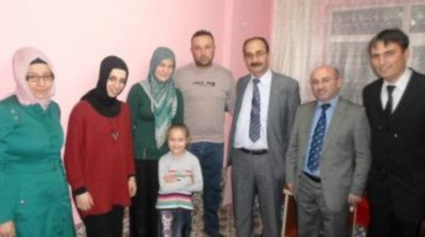 M&uuml;d&uuml;r Cebeci'den Ev Ziyareti