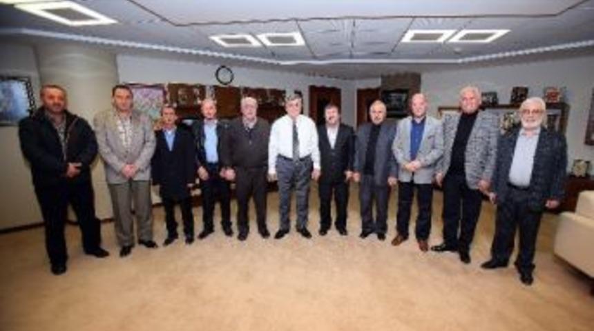 Başkan Karaosmanoğlu Karam&uuml;rsel'in K&ouml;y Muhtarlarını Ağırladı