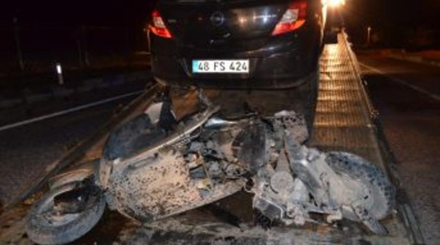 Otomobil Motosiklete Arkadan &Ccedil;arptı: 1 &Ouml;l&uuml;, 1 Yaralı