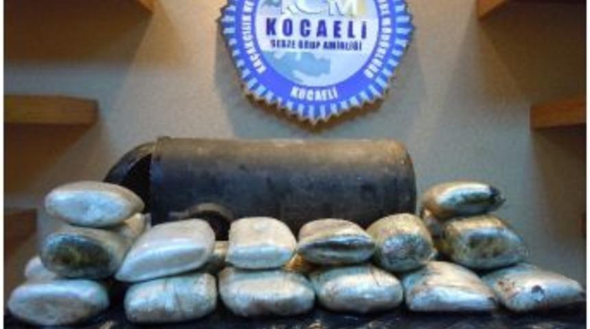 Kocaeli'de 25 Kilo Esrar Ele Ge&ccedil;irildi