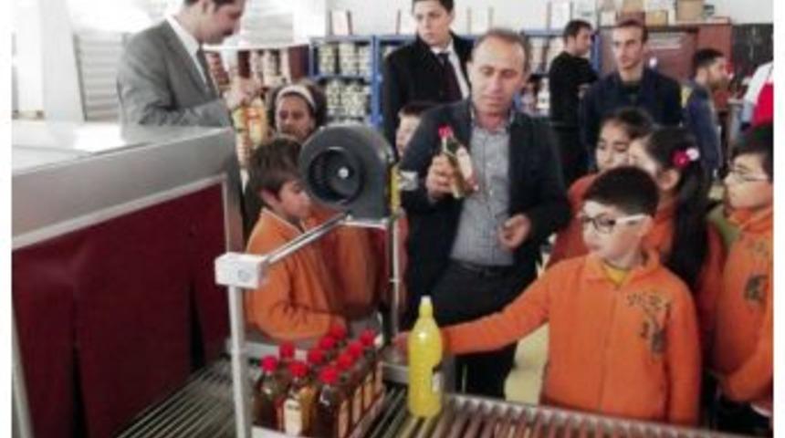 Minik Eller Kobilerle Buluştu