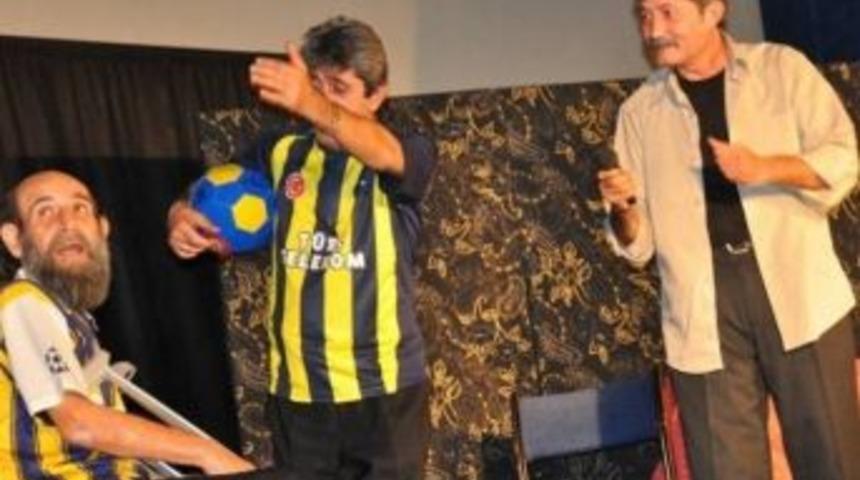 'oğlum Bak Git' Tiyatrosu Katılımcıları Kahkahaya Boğdu