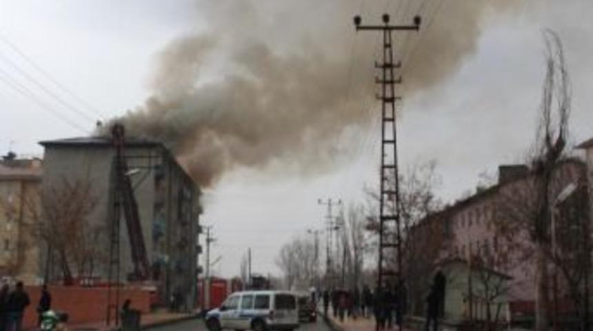 Sağlık M&uuml;d&uuml;rl&uuml;ğ&uuml; Lojmanlarında Yangın