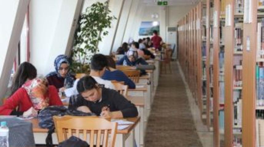 &Ccedil;OM&Uuml; T&uuml;rkiye'nin En B&uuml;y&uuml;k K&uuml;t&uuml;phanesine Sahip Olmayı Hedefliyor