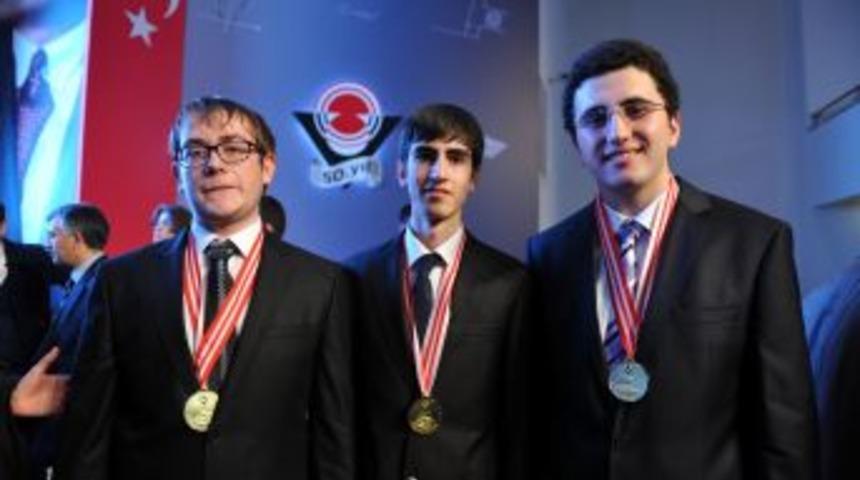 T&Uuml;BİTAK Bilim &Ouml;d&uuml;lleri'ne &Ouml;zel Okullar Damga Vurdu