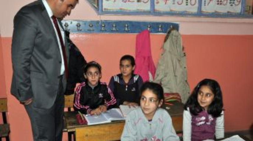 Gönüllü Öğretmenler Midyatlı Çocuklara Akşam Okullarında Eğitim Veriyor