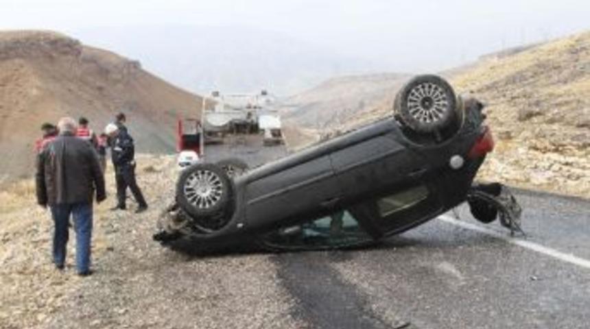 Otomobil Devrildi: 1 Yaralı