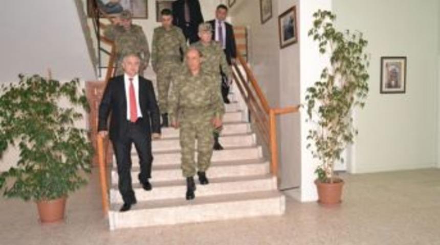 Tuğgeneral Başbozkurt, Kaymakam Niyazi&rsquo;yi Ziyaret Etti