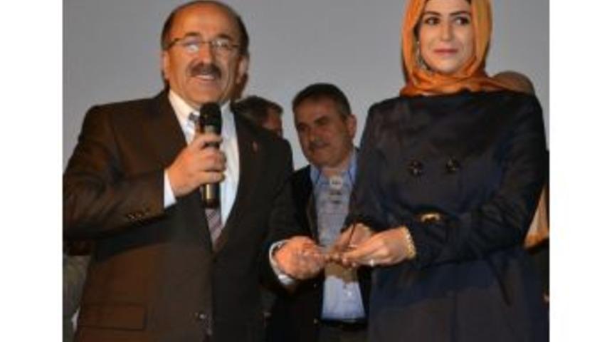 'doğu Karadeniz' Konulu Fotoğraf Yarışmasında Dereceye Girenlere &Ouml;d&uuml;lleri Verildi