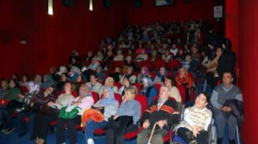 Kepez Belediyesi&rsquo;nden Engellilere &Uuml;cretsiz Sinema