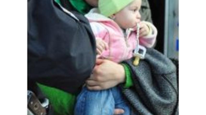 Kapısına Gelen Eski Kocasını Bı&ccedil;akladı