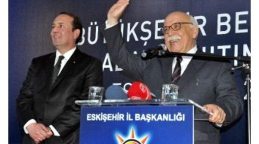 Eskişehir B&uuml;y&uuml;kşehir Belediye Başkan Adayı Karacan&rsquo;ın Tanıtım Toplantısı (2)