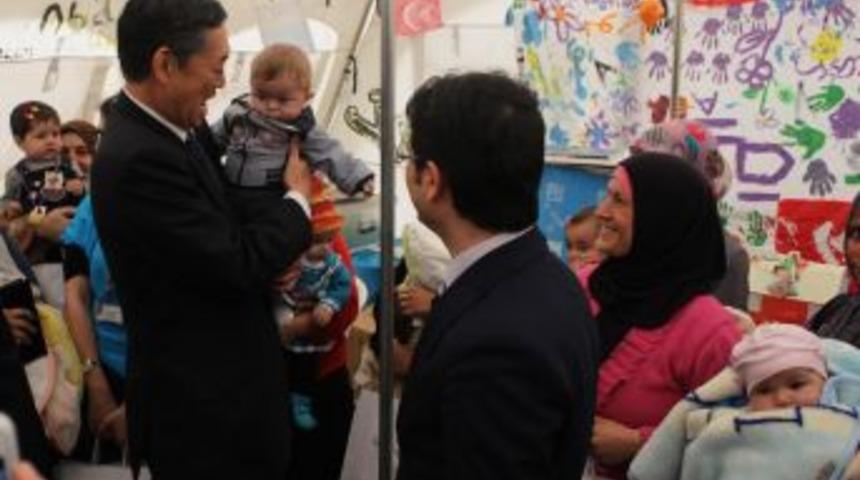 Japonya Büyükelçisi, Suriyelilerin Kaldığı Çadırkenti Ziyaret Etti