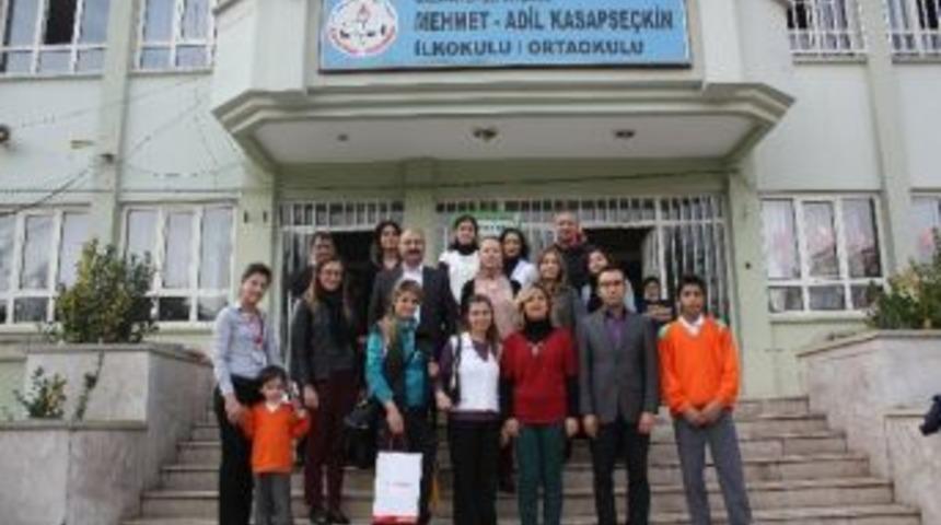 Medical Park &Ouml;ğretmenler G&uuml;n&uuml;n&uuml; Kutladı